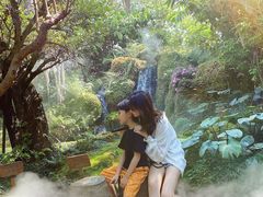 -Chom Cafe and Restaurant