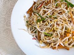豆芽炒凌鱼饼-德云居