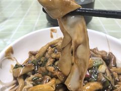 -大富蚝乌东哥饭店·石锅鱼杂·柠檬鸭(革新路店)