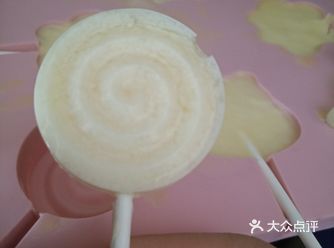自制奶酪棒，需要材料牛奶，芝士片，白砂糖，吉利丁片