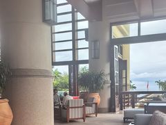 -亚龙湾喜来登·美景台大堂吧