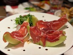 西班牙伊比利亚火腿配蜜瓜芝麻菜-ZAFFERANO西班牙海鲜饭(上海首店)