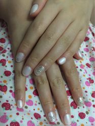 -吉吉靓甲美睫