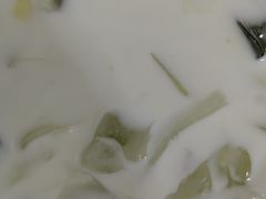 -志龙皇冠吃货椰子铺