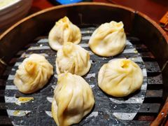 鲜肉小笼-老半斋(福州路店)