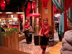 -老滇山寨•云南特色菜•地方菜•民族风情歌舞表演(金碧店)