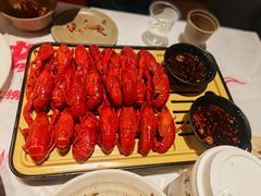 -肥肥虾庄·金牌油焖大虾(汉街SKP店)