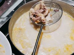 -尚尚仙·酸汤猪手·猪肚鸡火锅(华联万柳购物中心店)