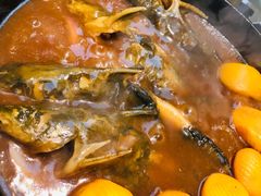 招牌铁锅昂刺鱼-上关雪東北菜(中房金谊店)