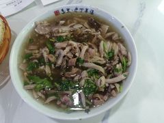 大碗羊杂汤-清真喜兰老丁羊汤特色小吃