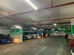 -湖滨银泰in77 C区-停车场