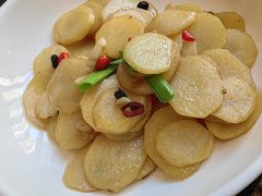 -鱼鲜饭香·招牌汽锅剁椒鱼头王