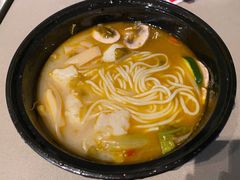 酸菜鱼米线-十秒到云南过桥米线