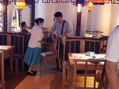 大堂-荷塘秋月·本帮江浙菜(国权路店)