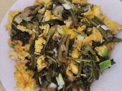 -华龙特色大骨鸡农家菜馆