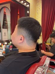 -东方先生国潮男士理发馆