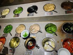 自助调料区-顺德公广东猪肚鸡·煲仔饭(白石洲店)