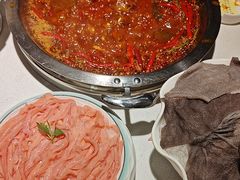 -茅草房·河畔园林火锅