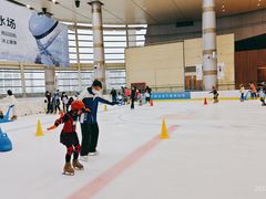 -成都冰纷万象滑冰场