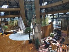 -上海滴水湖皇冠假日酒店