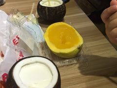 -志龙皇冠吃货椰子铺