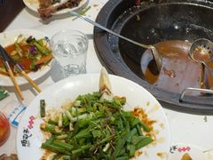 -咱屯子铁锅炖直营店(保利店)