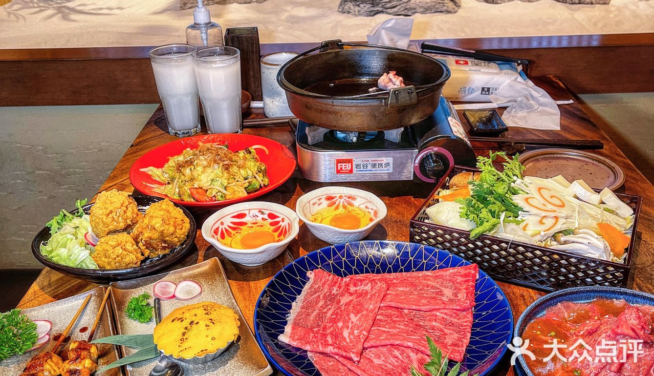 换装拍照+吃饭👘店里都是🫣摇曳的樱花美眉