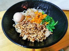 -两勺子一碗口水鸡拌面
