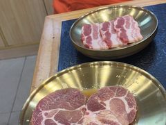 -臻牛烤肉