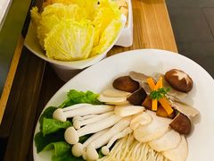-左庭右院鲜牛肉火锅(浦江欢乐颂店)