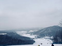 -亚布力新体委滑雪场