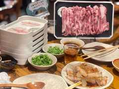 -老牌坊云南鱼豆花火锅(爱建店)
