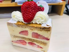 草莓拿破仑酥-KNOTKNOT珞珞·日式甜品(K11店)