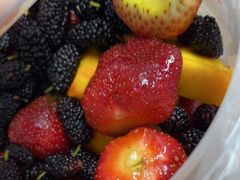 草莓-老炳·七丛松甘草水果