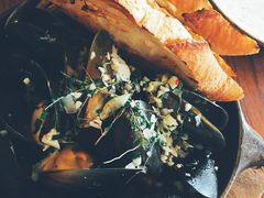 -ROAST coffee & eatery