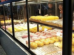 面包甜点陈列柜-LELECHA乐乐茶(上海五角场万达广场店)