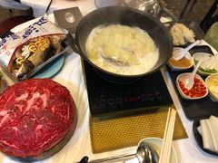 -鲜入围煮花胶鸡海鲜火锅