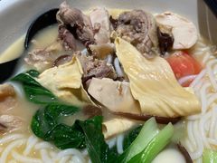 -蒙自源米线大王(东站店)