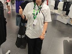 -NIKE 换季优惠店(上海青浦奥特莱斯)