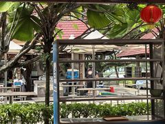 -东海岸人工湖美食村