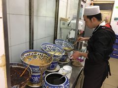 自助调料区-何老二卤汁凉粉