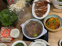 -龙聚德北京烤鸭(沙坪坝华宇A馆店)
