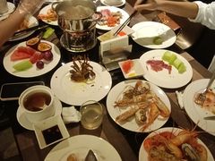 -大中华希尔顿酒店-念自助餐·嗨啤·小龙虾