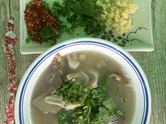 -岳记羊肠馆(陵园小区店)
