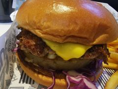 -TRIPS BURGER(大钟寺店)