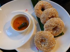炸虾饼配泰国梅子酱-帕蓝·暹罗料理(大学路店)