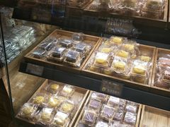 面包甜点陈列柜-百饼园(南后街店)