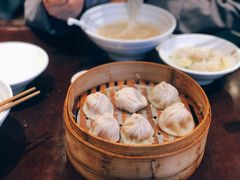 蟹粉小笼-老半斋(福州路店)