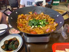-富正毅三下锅·湘西韵味(天门山索道店)