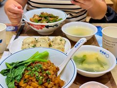 -李与白包子铺(桐梓林店)